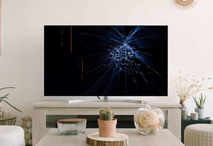 Do Curved TV Screens Break Easily?