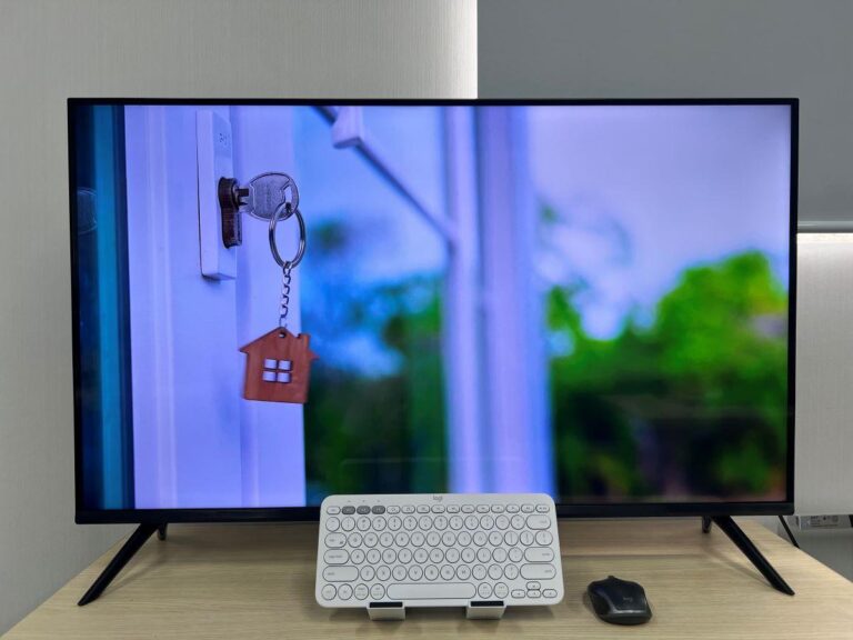 How To Connect a Wireless Mouse and Keyboard to a Smart TV?