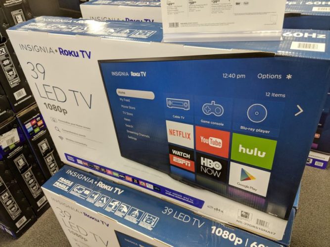 Insignia TV im Best Buy Store verkauft