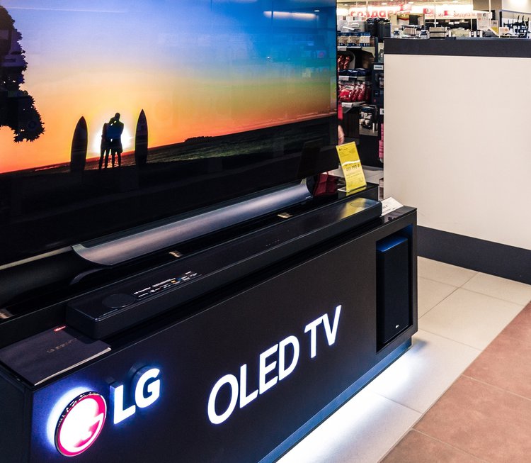 LG TV im Display