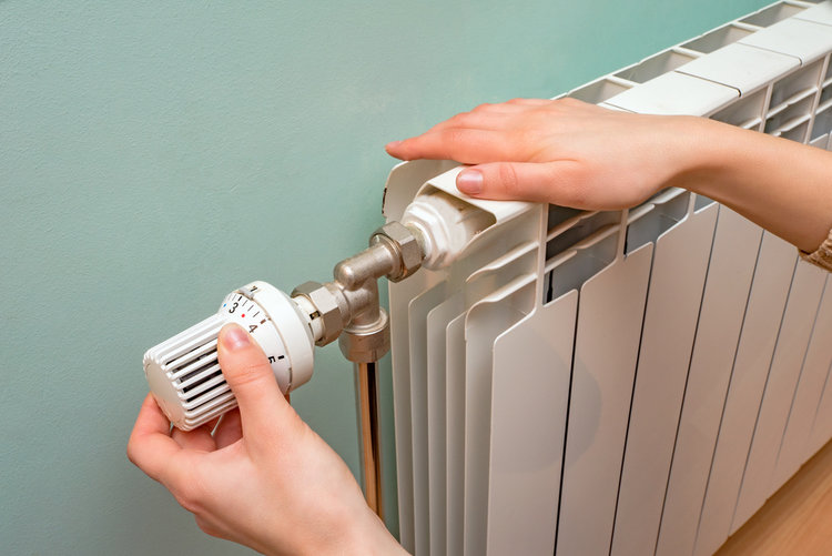 Put Thermostatic Valve on a Radiator