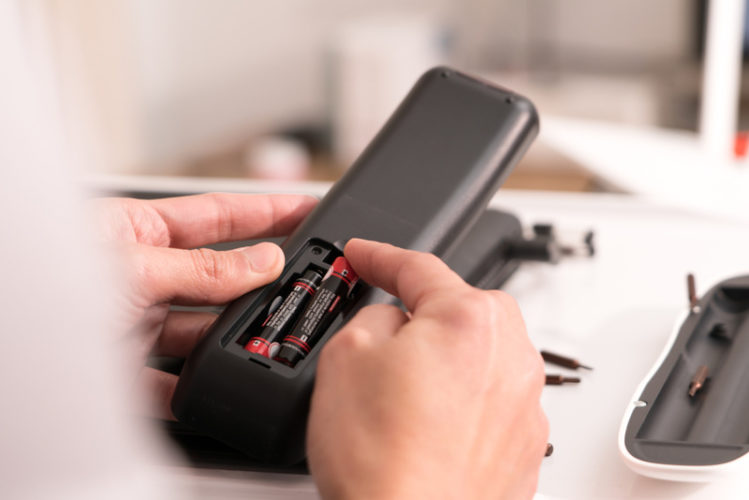 changing roku remote control's battery