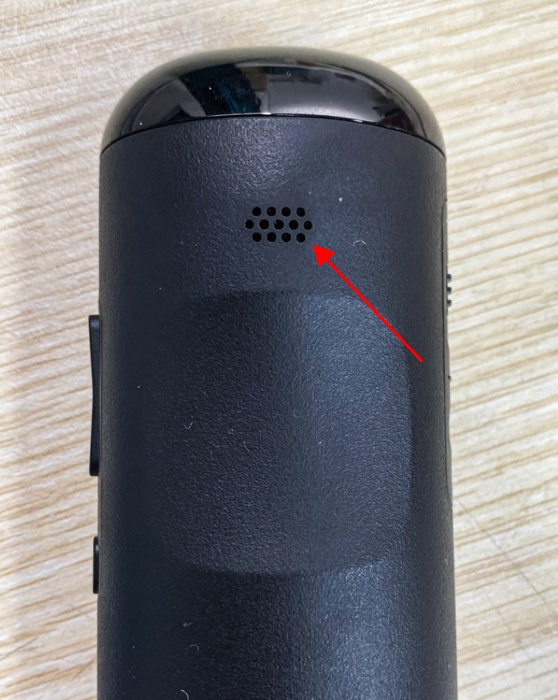 the built-in speaker on the Roku Voice remote