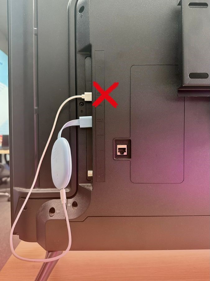 use the usb port of tv to supply power for a chromecast is not recommended