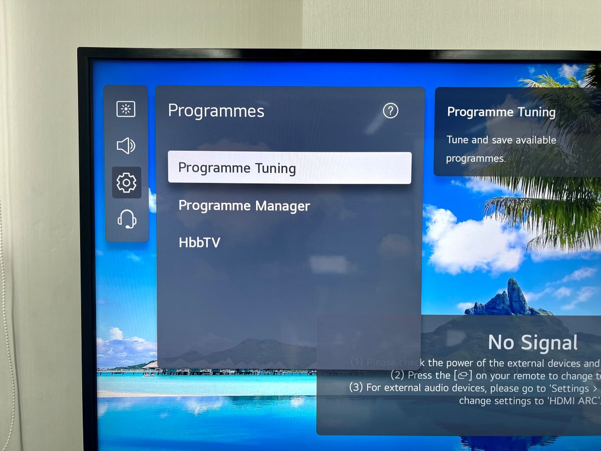 programme tunning option is highlighted on an lg tv
