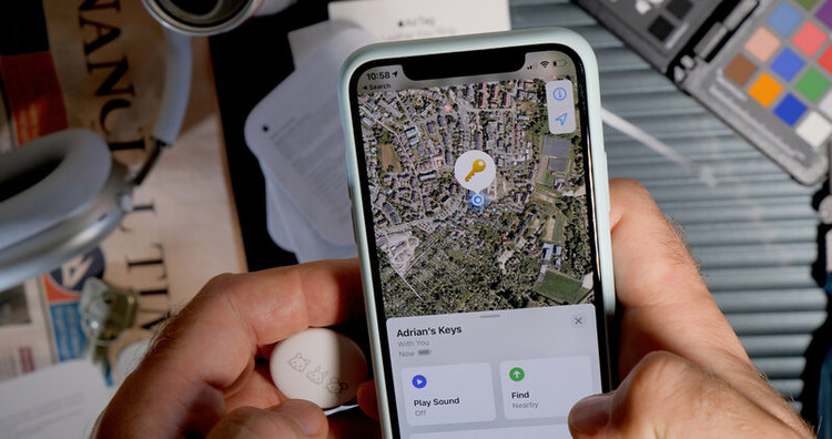 man tracking his keys using AirTag