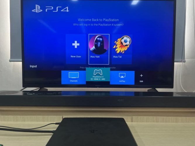 Input menu of a Sony TV shows up the PS4
