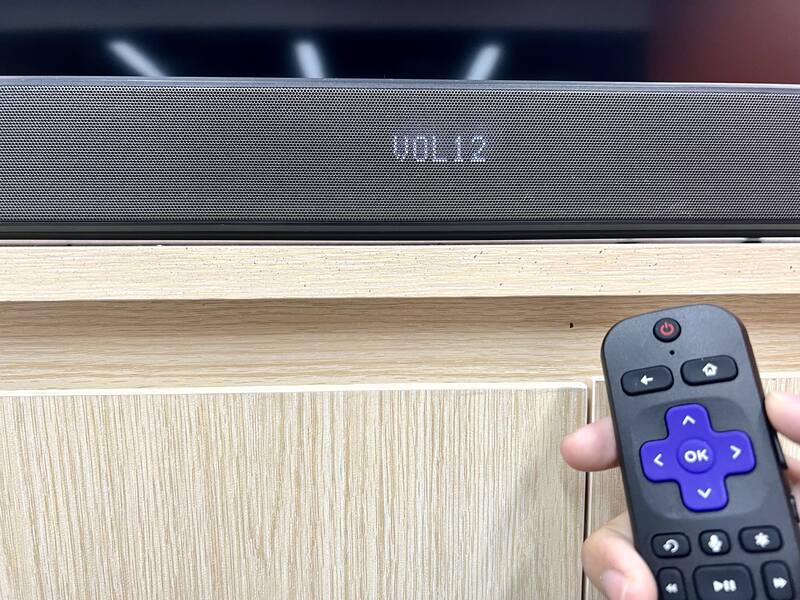 Roku remote to control hot sale soundbar