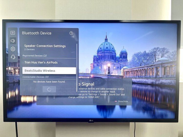 Beats Studio wireless connected to LG TV via bluetooth