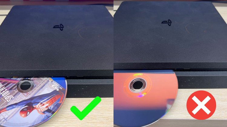Insert disc into PS4 console in proper way and un-proper way