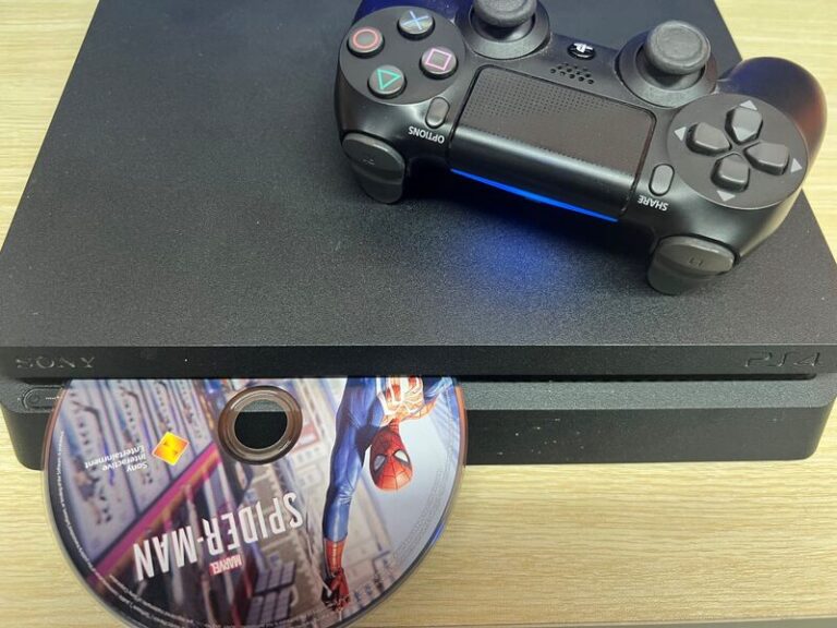 Is It Safe to Keep The Disc Inside the Console? (PS4, PS5, Xbox)
