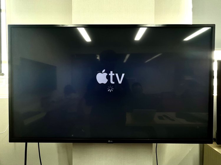 apple tv logo is loading on an lg tv