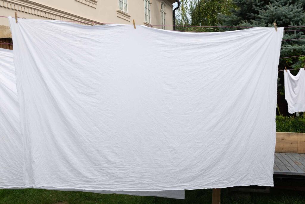 bed sheet as outdoor projector screen alternative