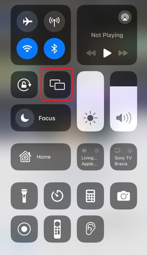 highlighted Screen Mirror icon on iPhone Control Center