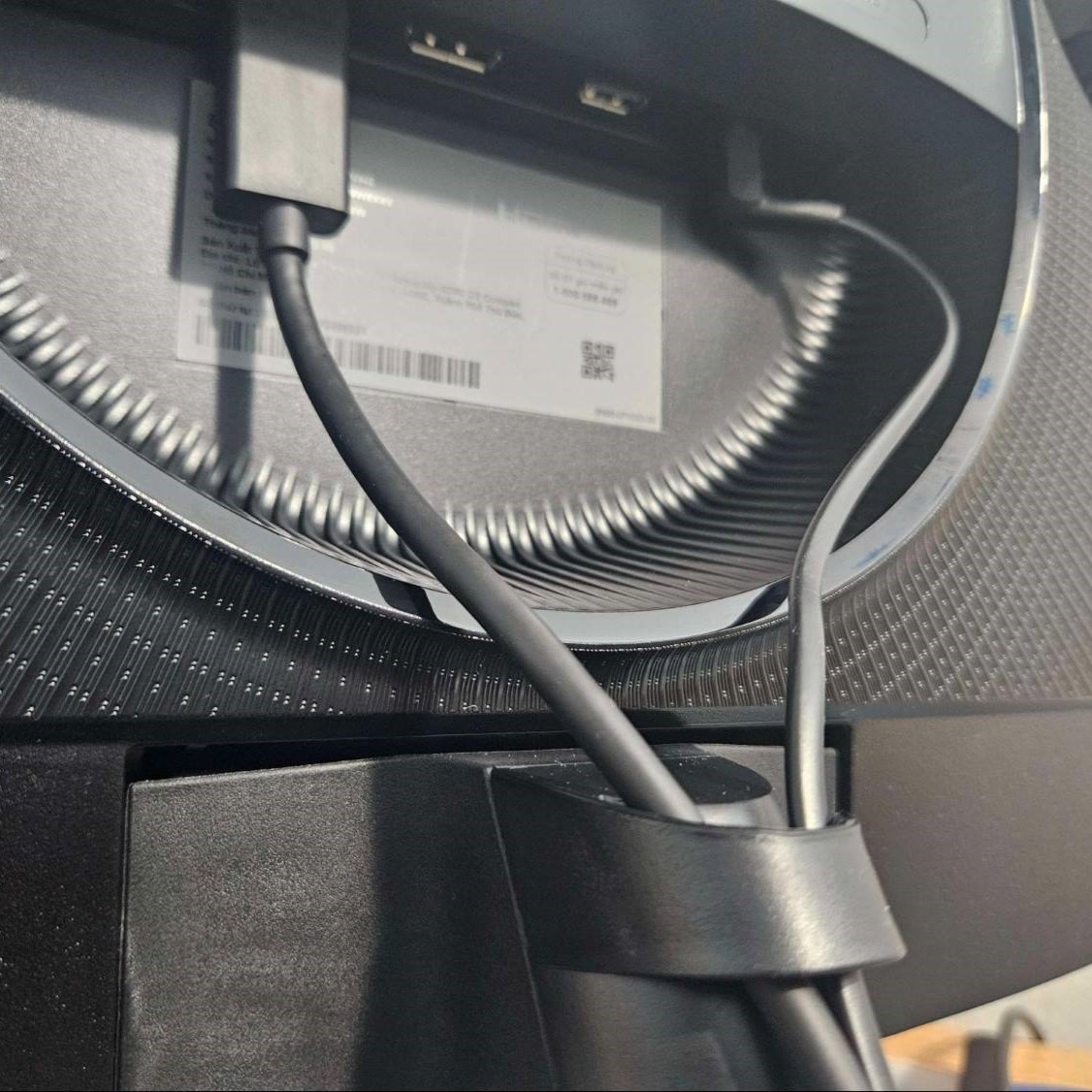Cable Management on a Monitor