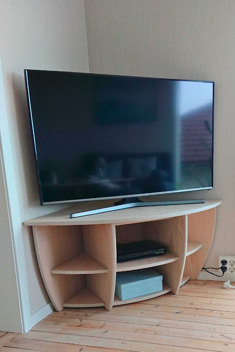 corner tv